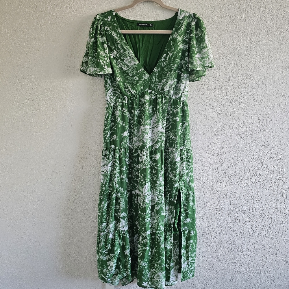 NWT Abercrombie & Fitch Short-Sleeve Tiered Midi Dress